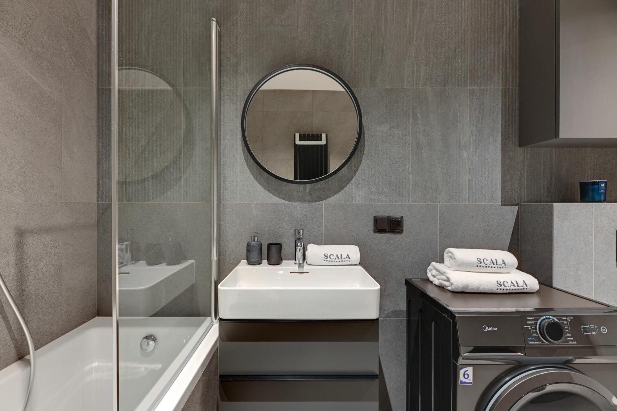 Scala 60C City Center Apartments By Lion Apartments Гданск Екстериор снимка